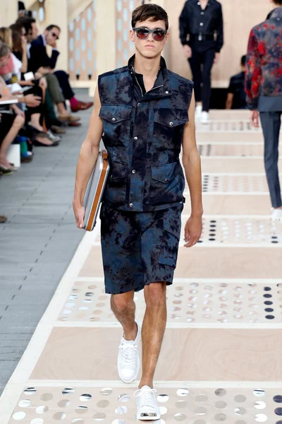 Look 31